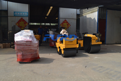 福瑞得機械手扶雙輪壓路機，手扶單輪壓路機，座駕壓路機及時包裝發(fā)貨