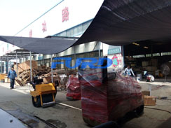 福瑞得機械微動態(tài)--座駕壓路機、手扶壓路機、灌縫機包裝發(fā)貨