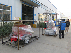 福瑞得機械1臺灌縫機，1臺移動燈車，一臺馬路吹風機打包裝柜出口新加坡